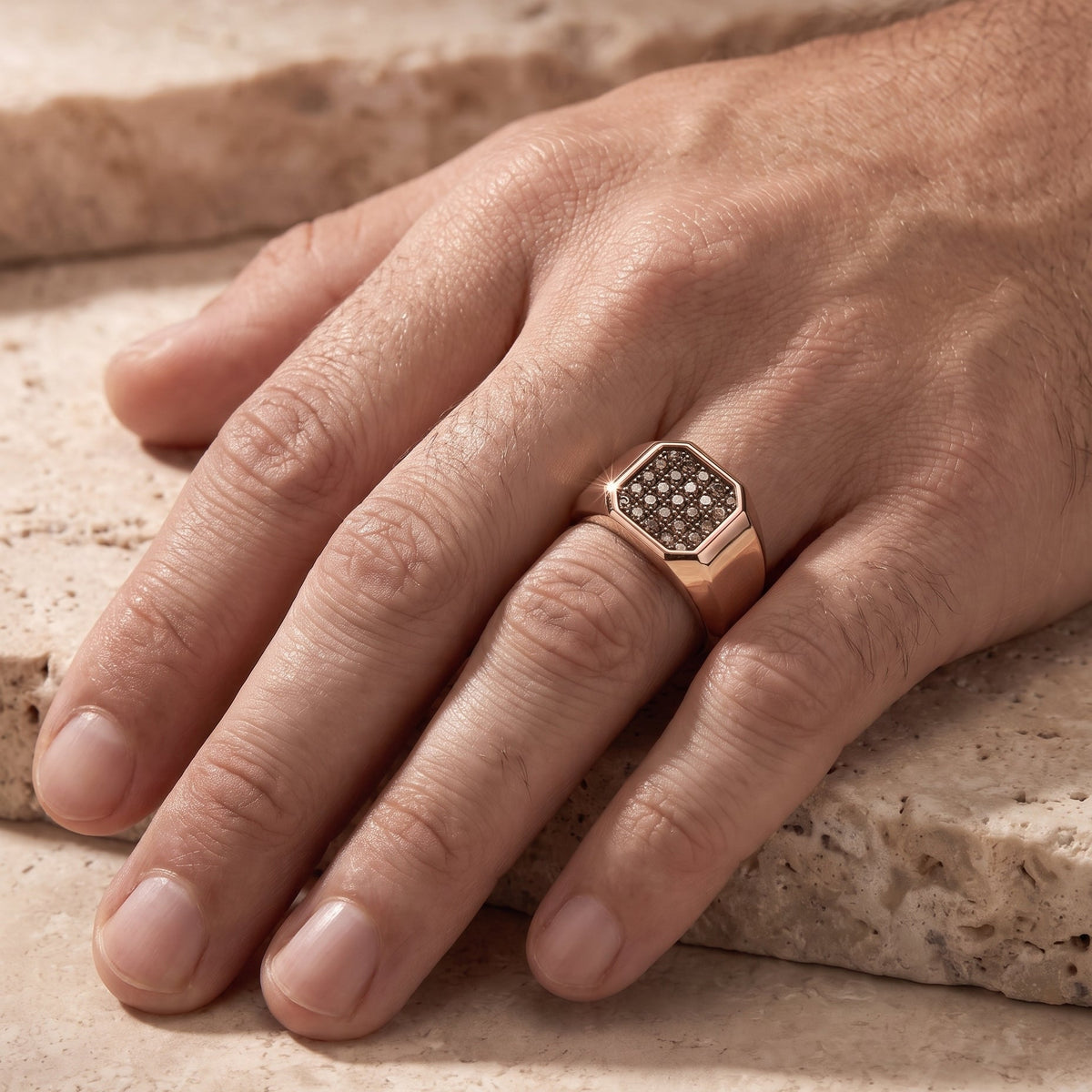 Chevaliere Adamas Or Rose Portée Collection Signature Manipura