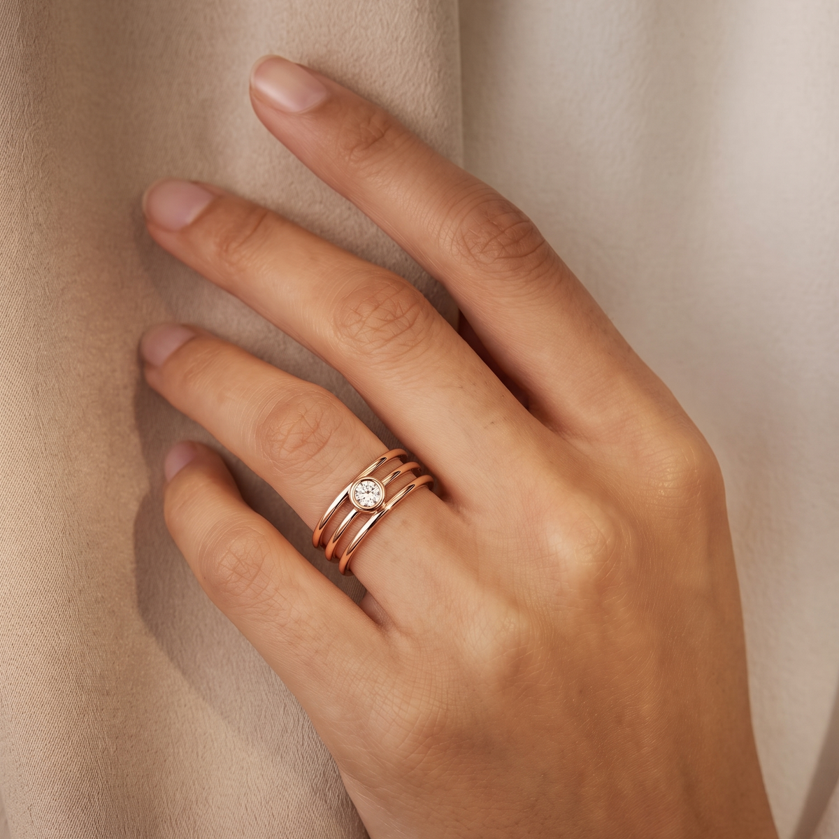 Bague Manipura Triple Or Rose Collection Celeste Manipura Portée