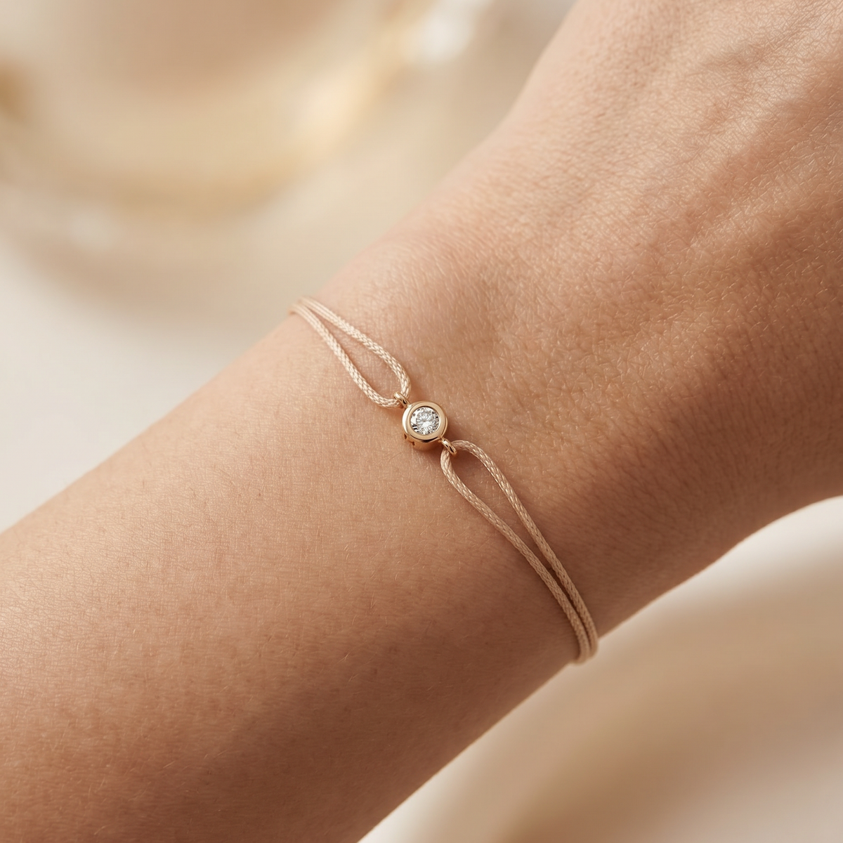 Bracelet Cordon Manipura Or Rose nude porté Collection Eternelle Manipura